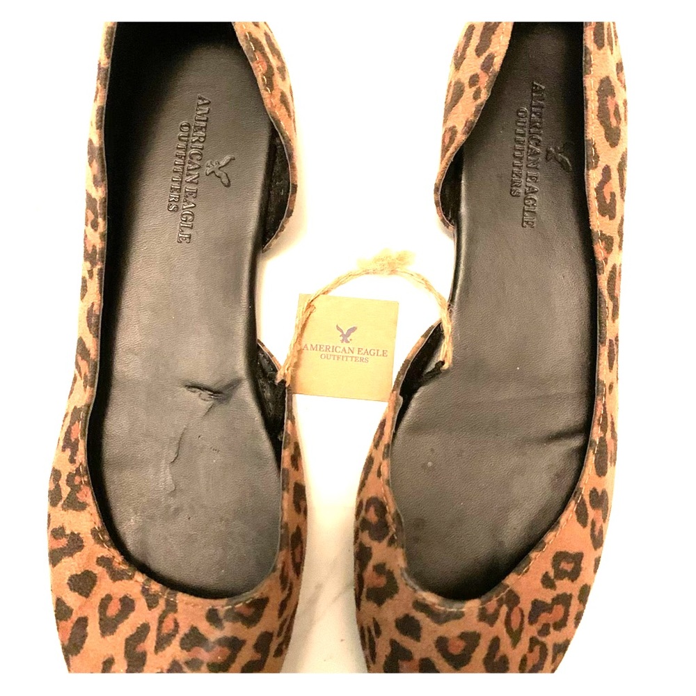 Brand NEW!!! Flats with tags size 9 1/2 👡👠🥿